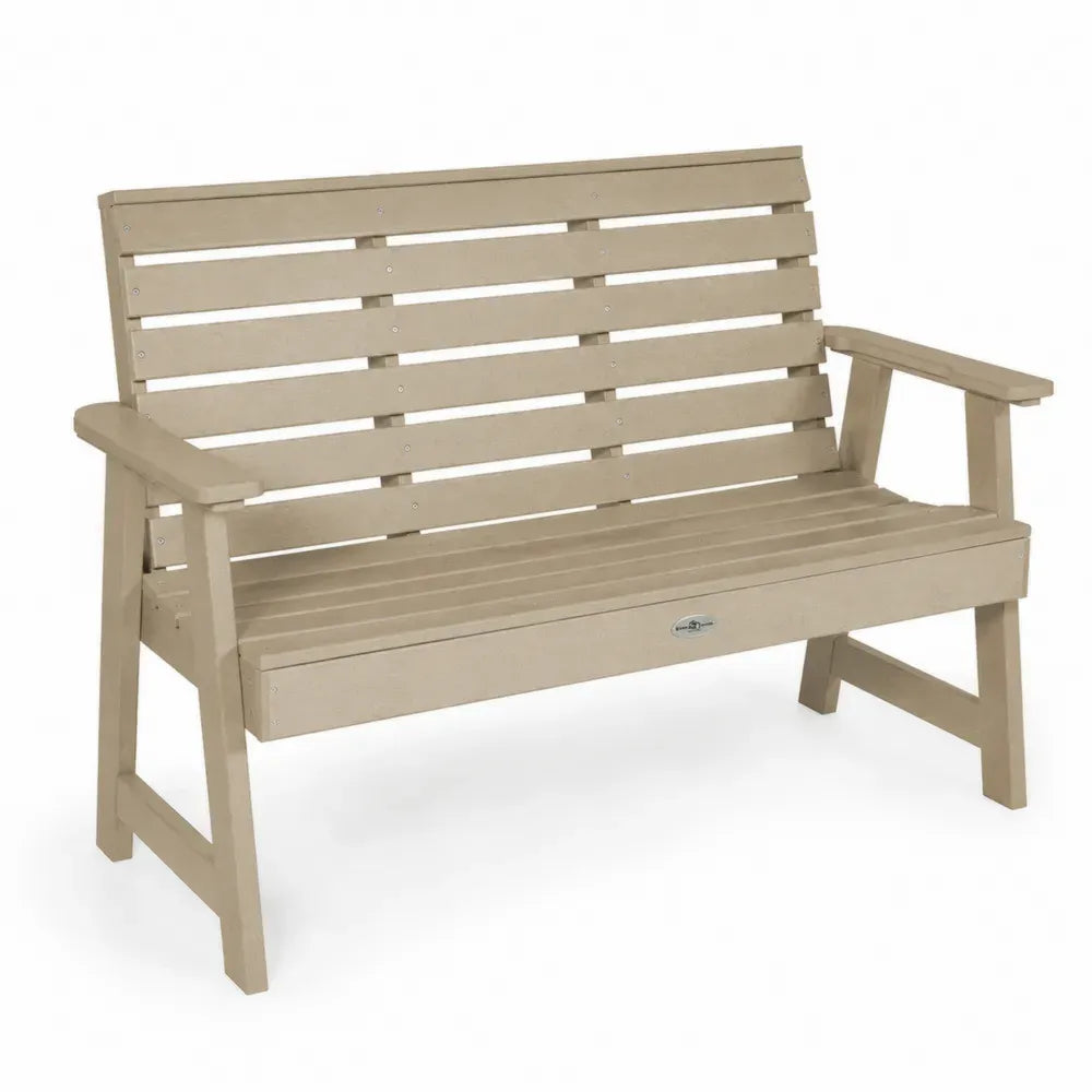 Gartenbank 2-Sitzer aus HDPE-Kunststoff rechteckig Beige 122 x 64 x 89 cm mit Armlehnen